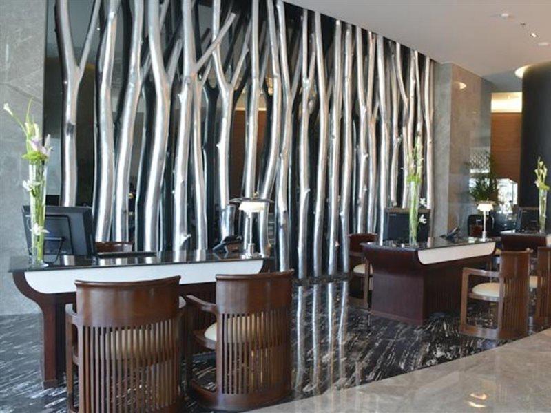 Ramee Grand Hotel And Spa Manama Exterior foto The lobby of the hotel